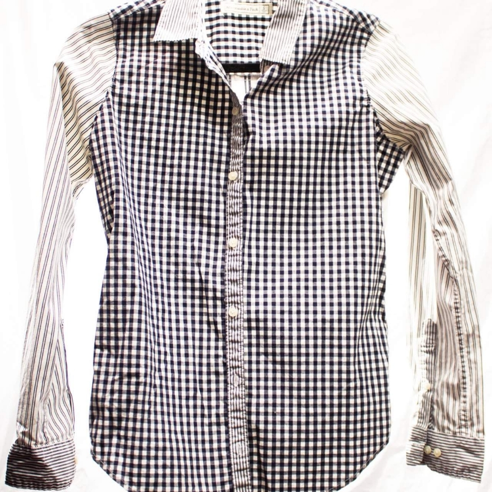 Abercrombie and Fitch sz small button down